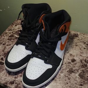 Jordan 1 mid